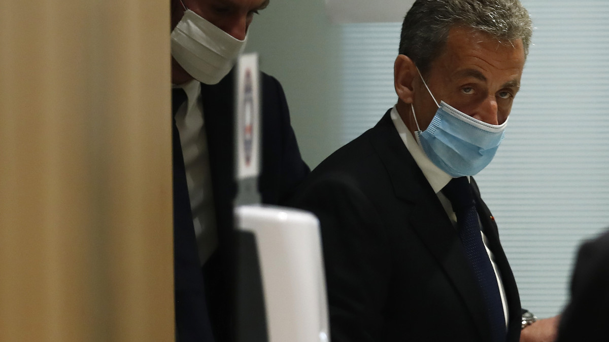 Sarkozy am Montag im Gerichtsgebäude (Foto: Keystone/AP/Michel Euler)