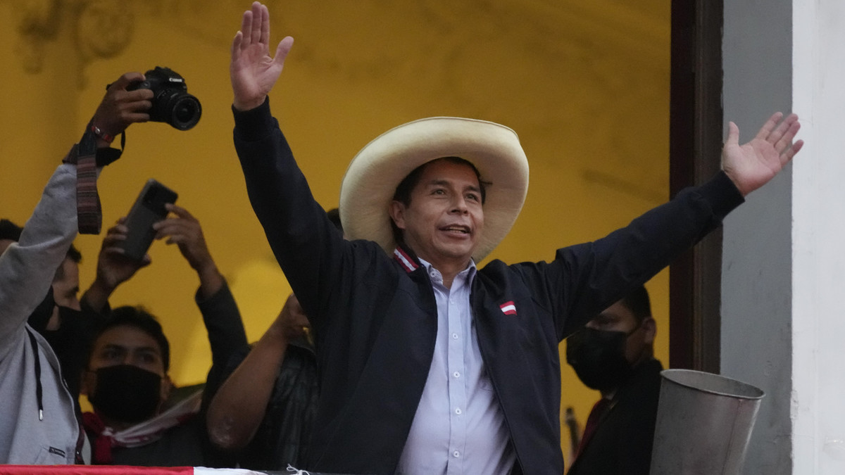 Der Mann mit dem Sombrero: Pedro Castillo (Foto: Keystone/AP/Martin Mejia) 