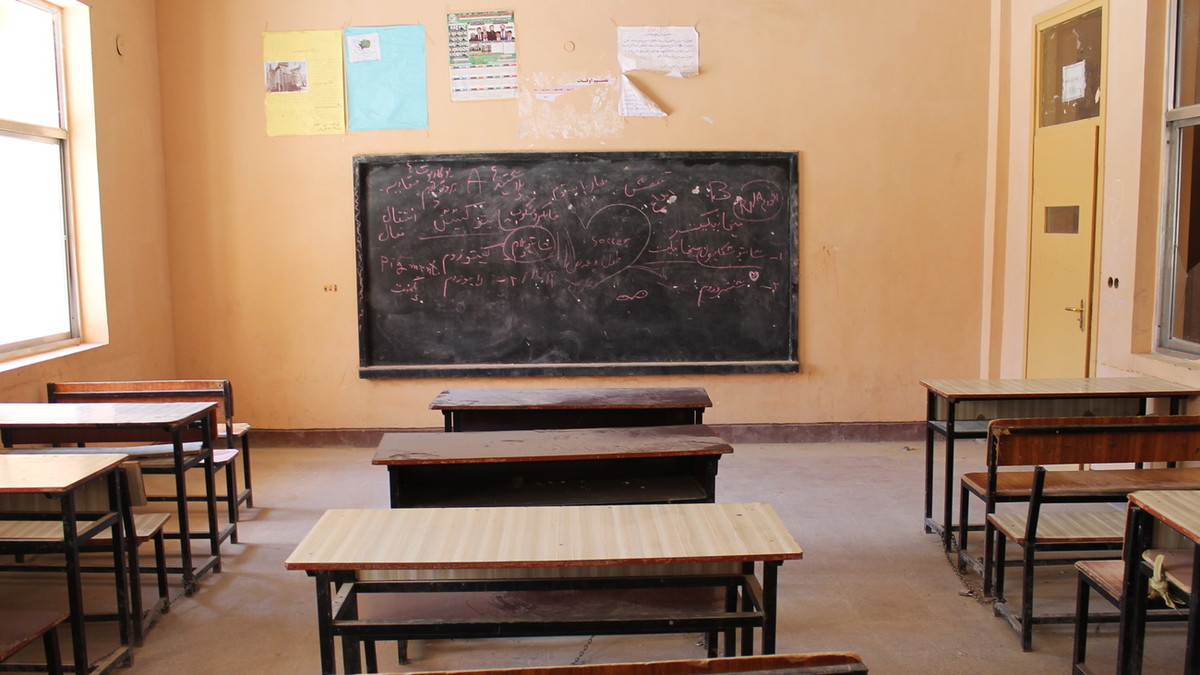 Das verlassene Klassenzimmer einer Mädchenschule, nachdem am 21. August 2021 die Taliban Mazar-e-Sharif übernommen haben. (Keystone/EPA/Stringer)