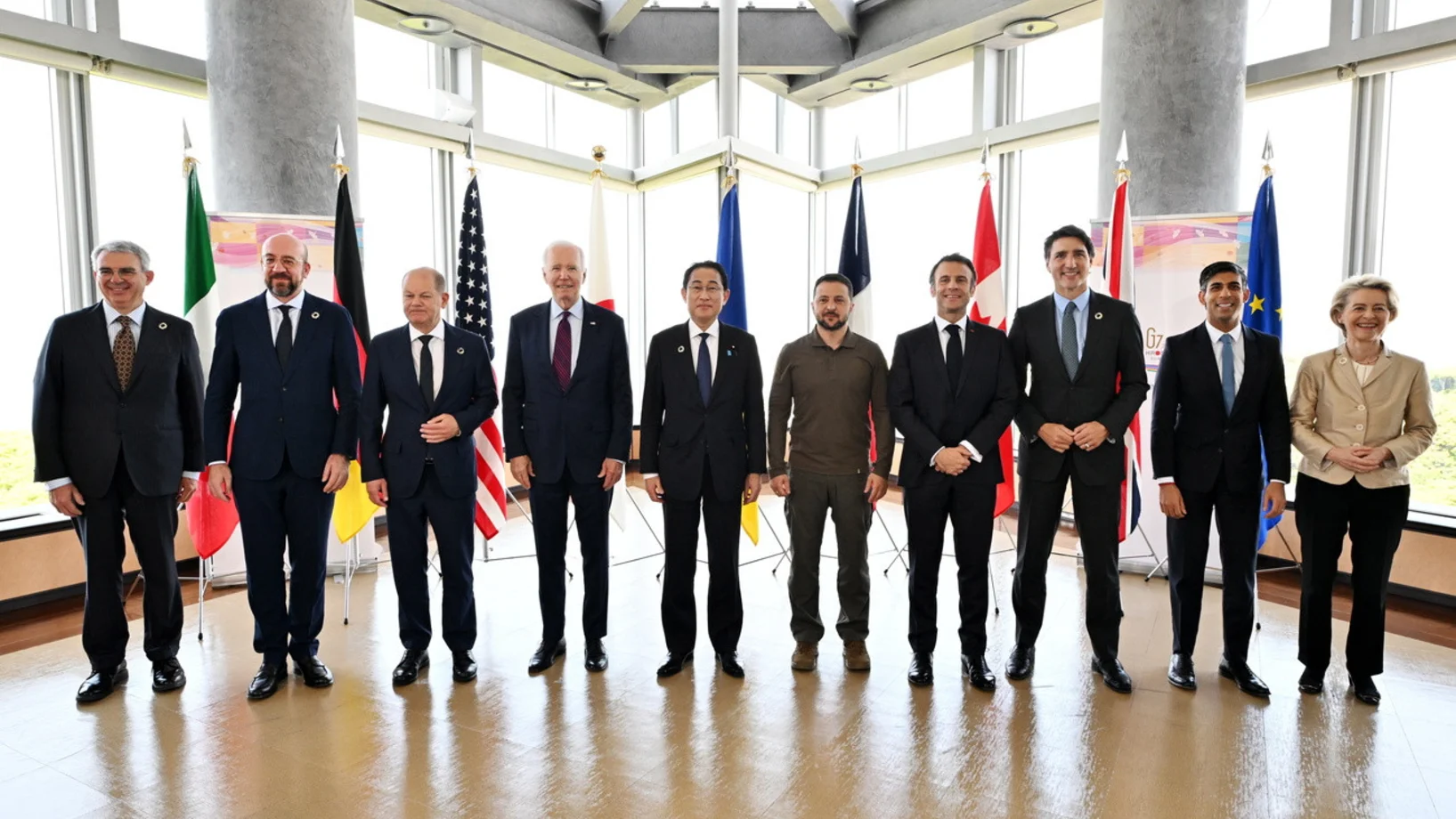 Gruppenbild mit Selenskyj