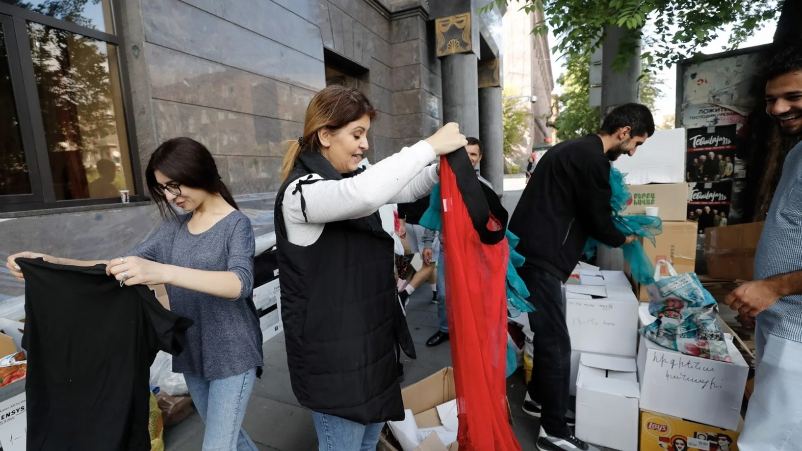 Kleider für Flüchtlinge in Erewan