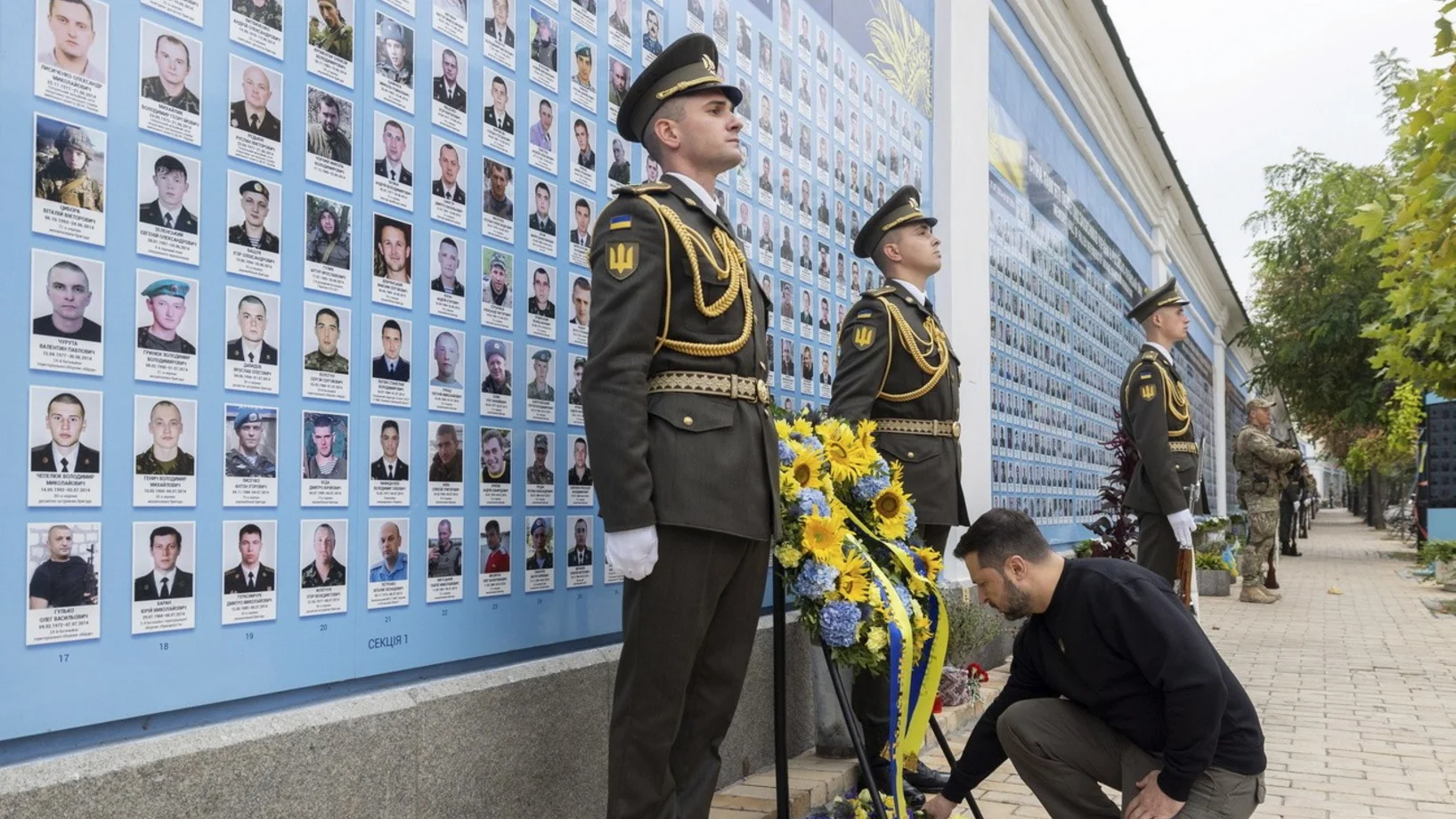 Selenskyj, Mauer für Gefallene 