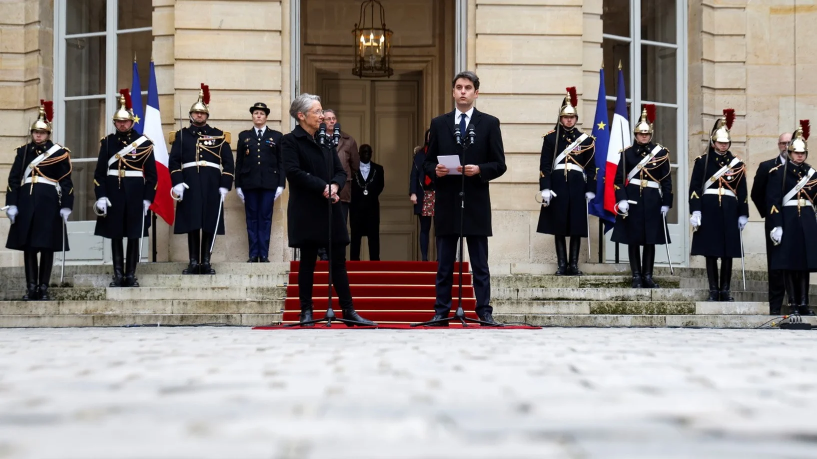 Amtsübergabe im Hotel Matignon