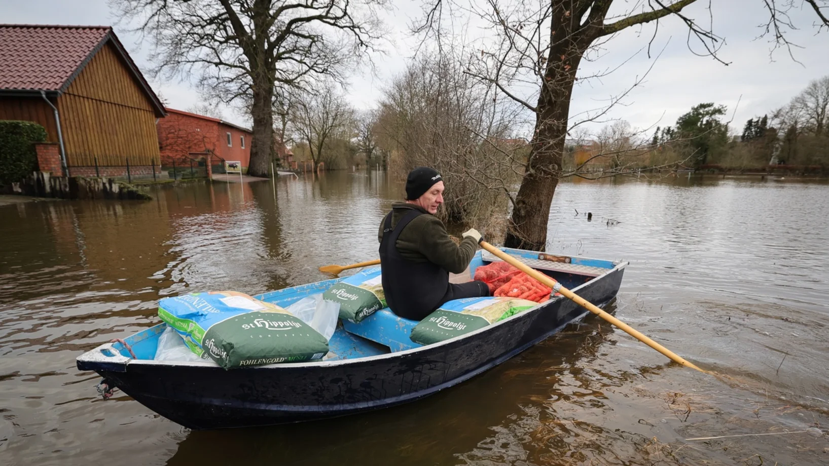 Hochwasser Ruderboot
