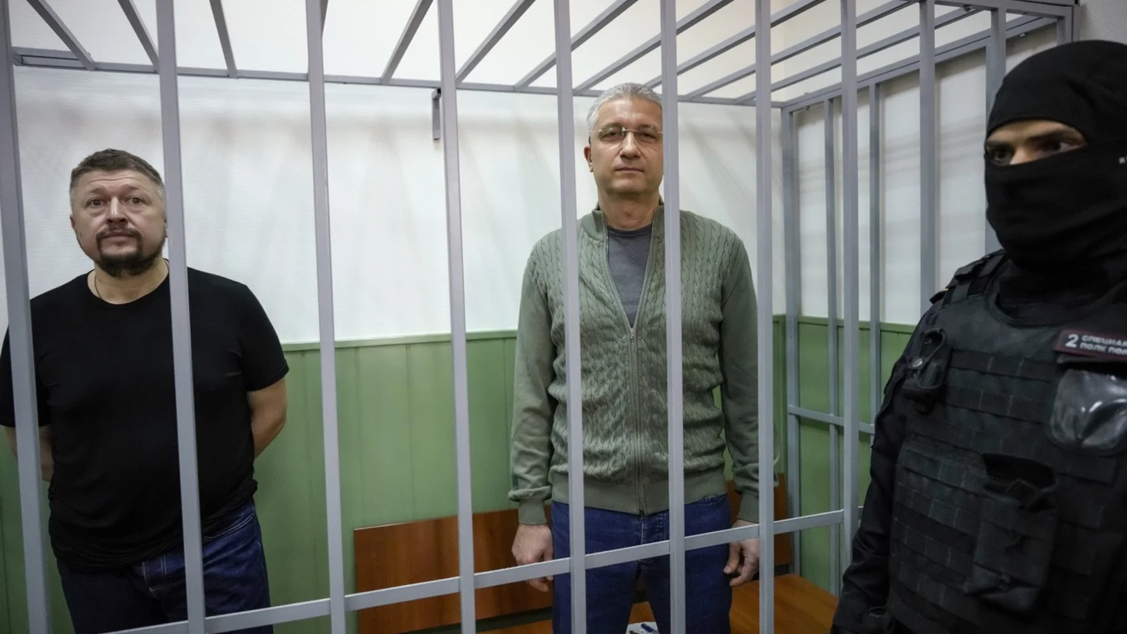 Ivanov, Borodin vor Gericht 