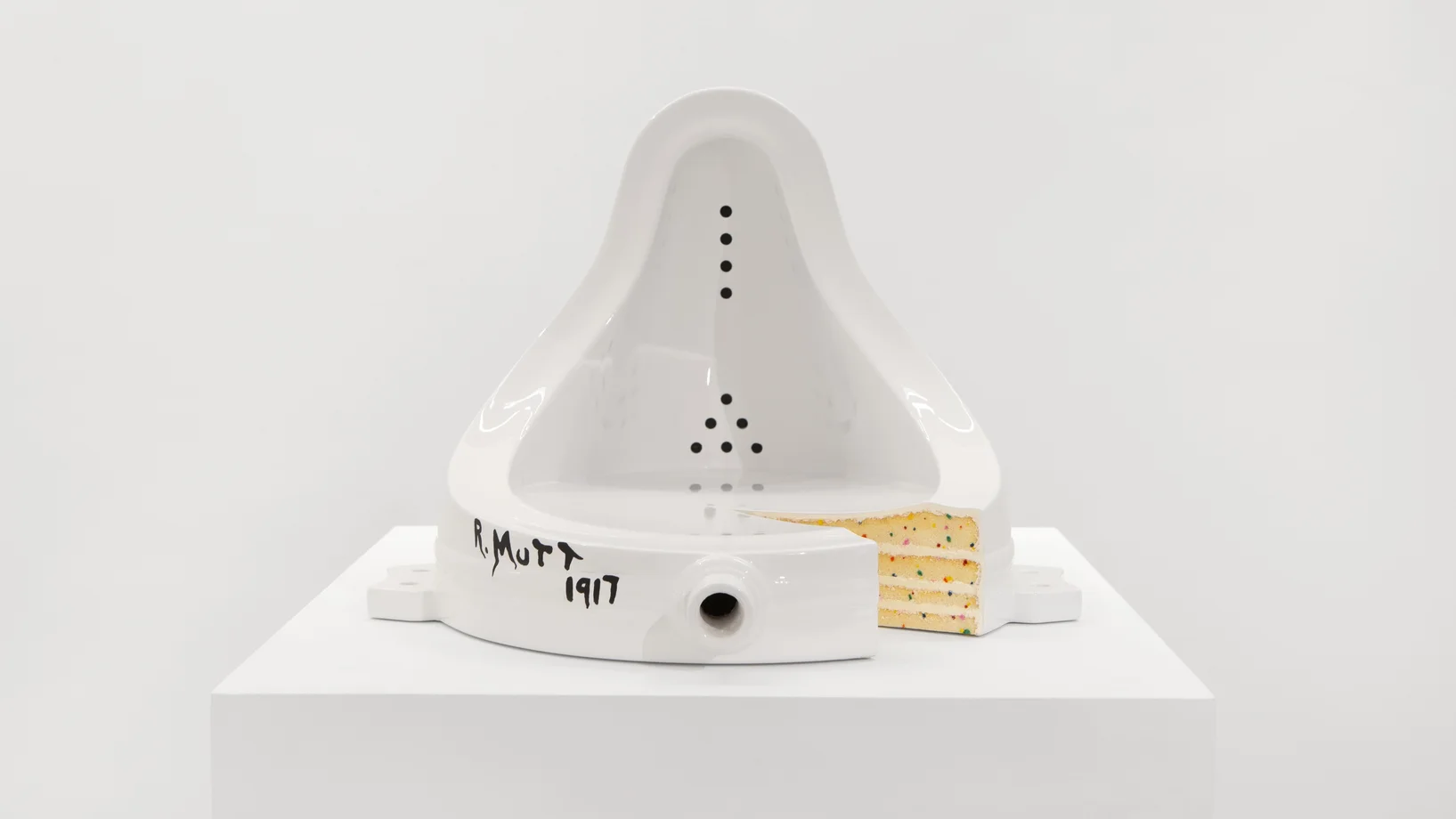 Claire Fontaine, Is it cake?