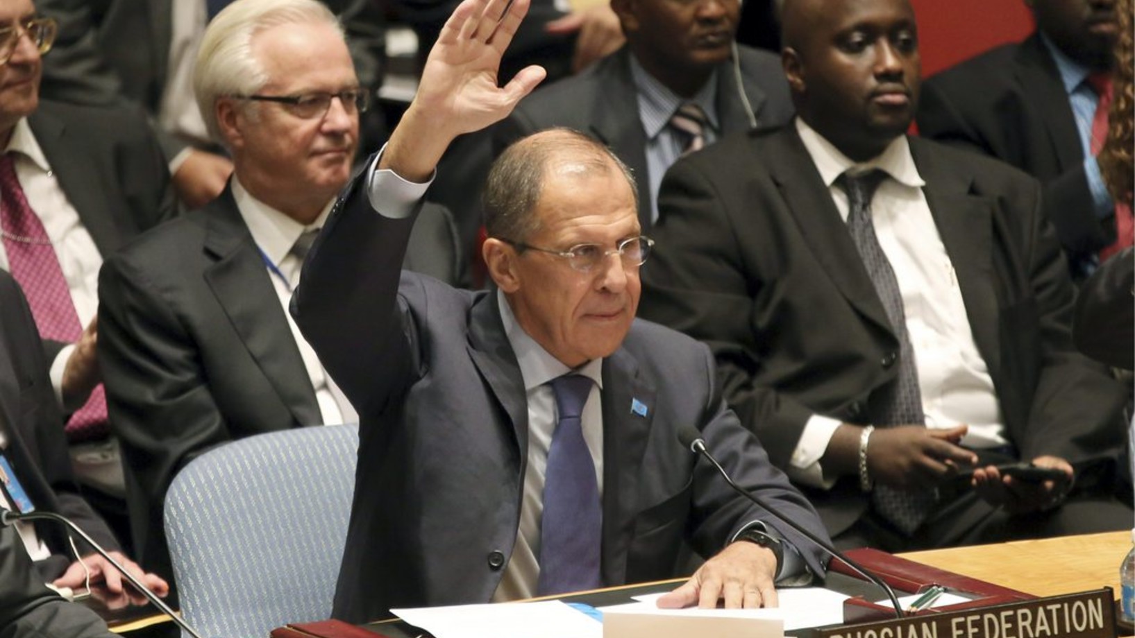 Der russische Aussenminister Sergej Lawrow stimmt in der Nacht zum Samstag im Uno-Sicherheitsrat für eine Uno-Resolution, die Syrien auffordert, alle chemischen Waffen zu vernichten. (Foto: Keystone/AP/Mary Altaffer)

