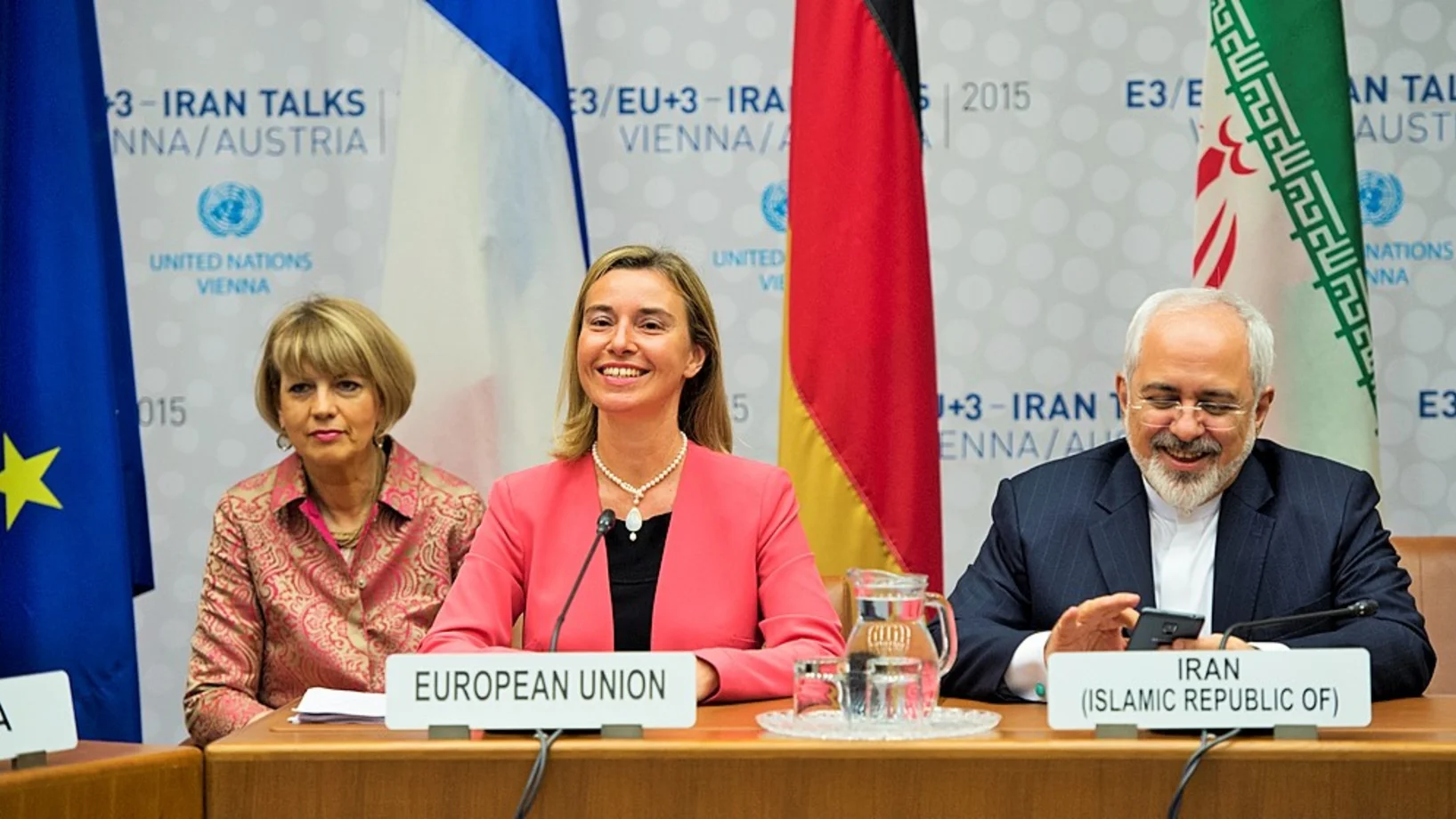 "Historisches Abkommen": Die EU-Aussenbeauftragte Federica Mogherini und der iranische Aussenminister Javad Zarif (Foto: Keystone/Joe Klamar/Pool/AP)
