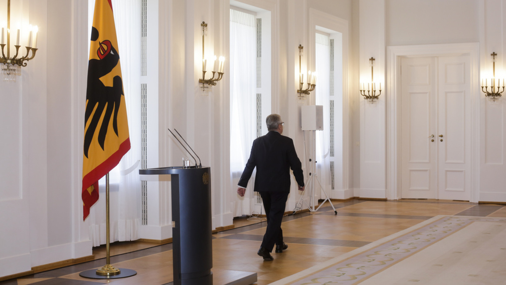 Joachim Gauck nach der Ankündigung seines Rücktritts am Montag in Berlin (Foto: Keystone/AP/Markus Schreiber)
