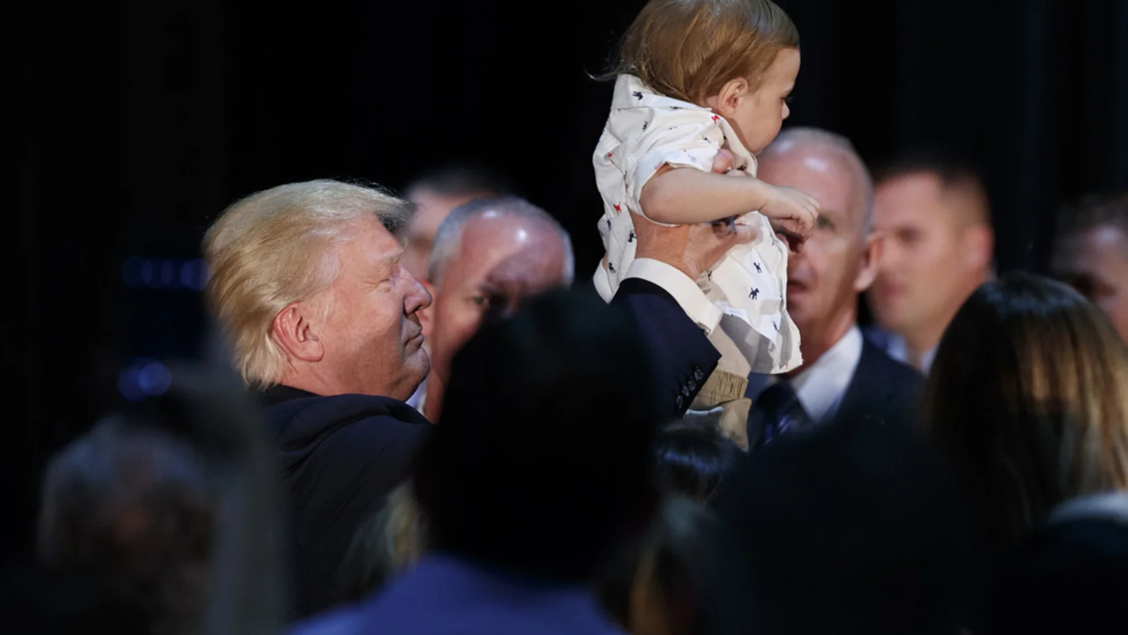 Hillary Clintons Schwächeanfall bläst Wind in die Segel von Donald Trump. Im Bild: Trump während einer Veranstaltung in Aston (Penn.) am Dienstag. (Foto: Keystone/AP/Evan Vucci)
