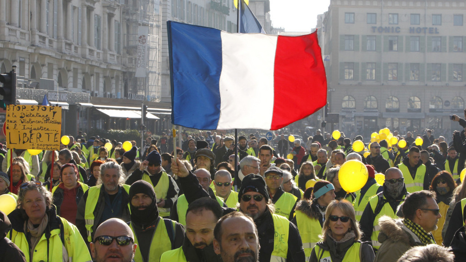 Demonstration der Gelbwesten an diesem Samstag in Marseille. (Foto: Keystone/AP/Claude Paris)

