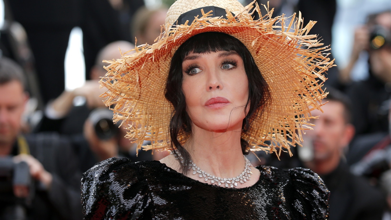 (Foto: Keystone/EPQ/Julien Warnand)
epa07587318 French actress Isabelle Adjani arrives for the screening of 'La Belle Epoque' during the 72nd annual Cannes Film Festival, in Cannes, France, 20 May 2019. The movie is presented out of competition at the festival which runs from 14 to 25 May. EPA/JULIEN WARNAND 