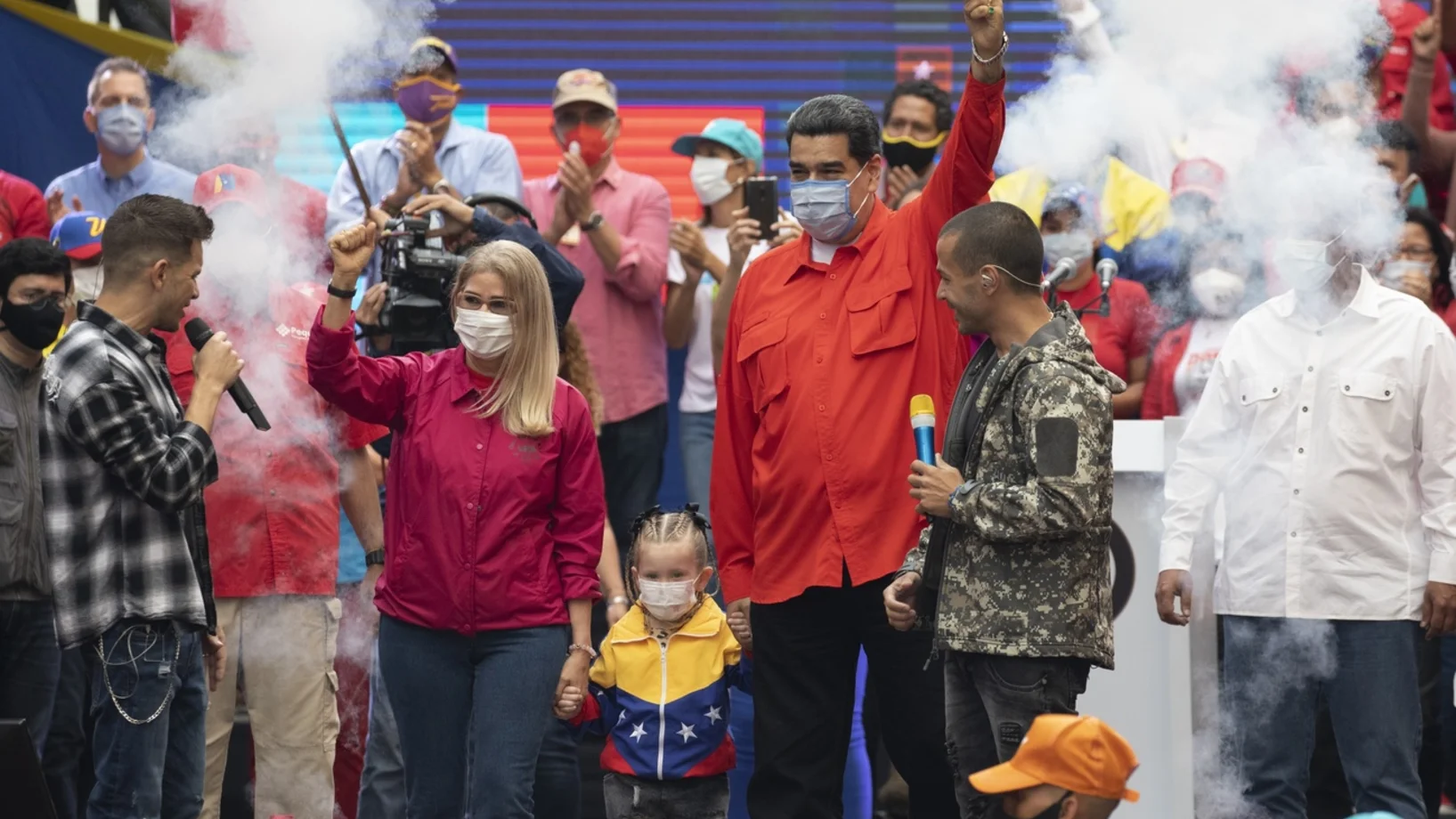Maduro und seine Frau Cilia Flores am 3. Dezember während einer Wahlveranstaltung in Caracas. (Foto: Keystone/AP/Ariana Cubillos) 