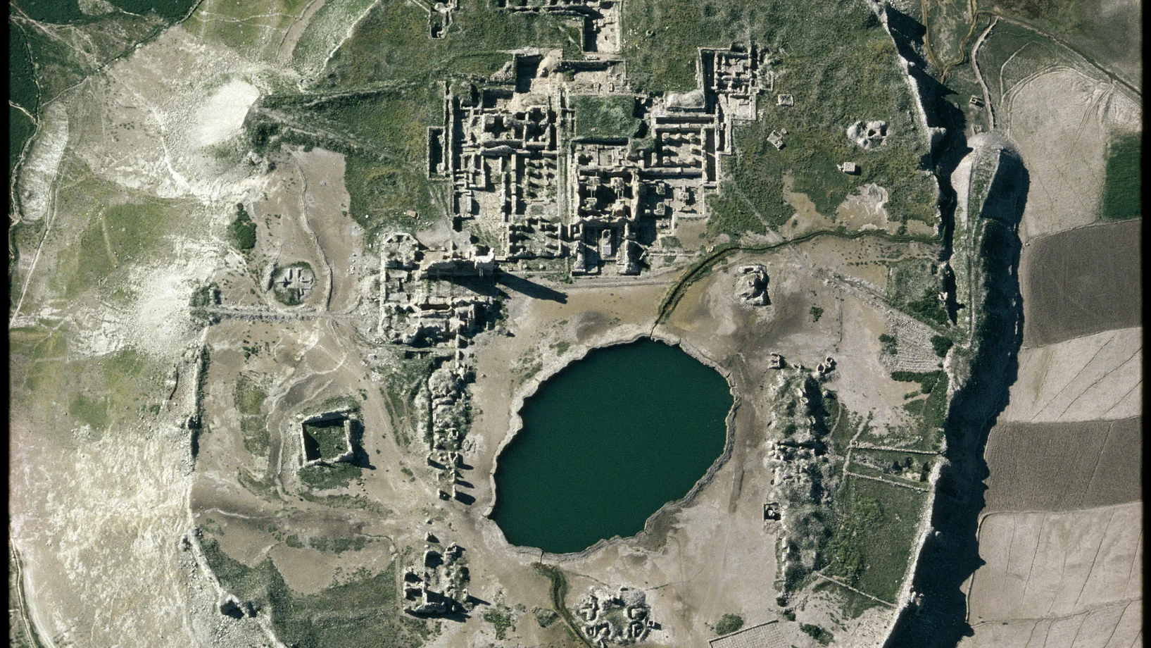 Faszination: Die heilige Stätte von Takht-e Suleiman in der Provinz Aserbeidschan, Iran, 1976