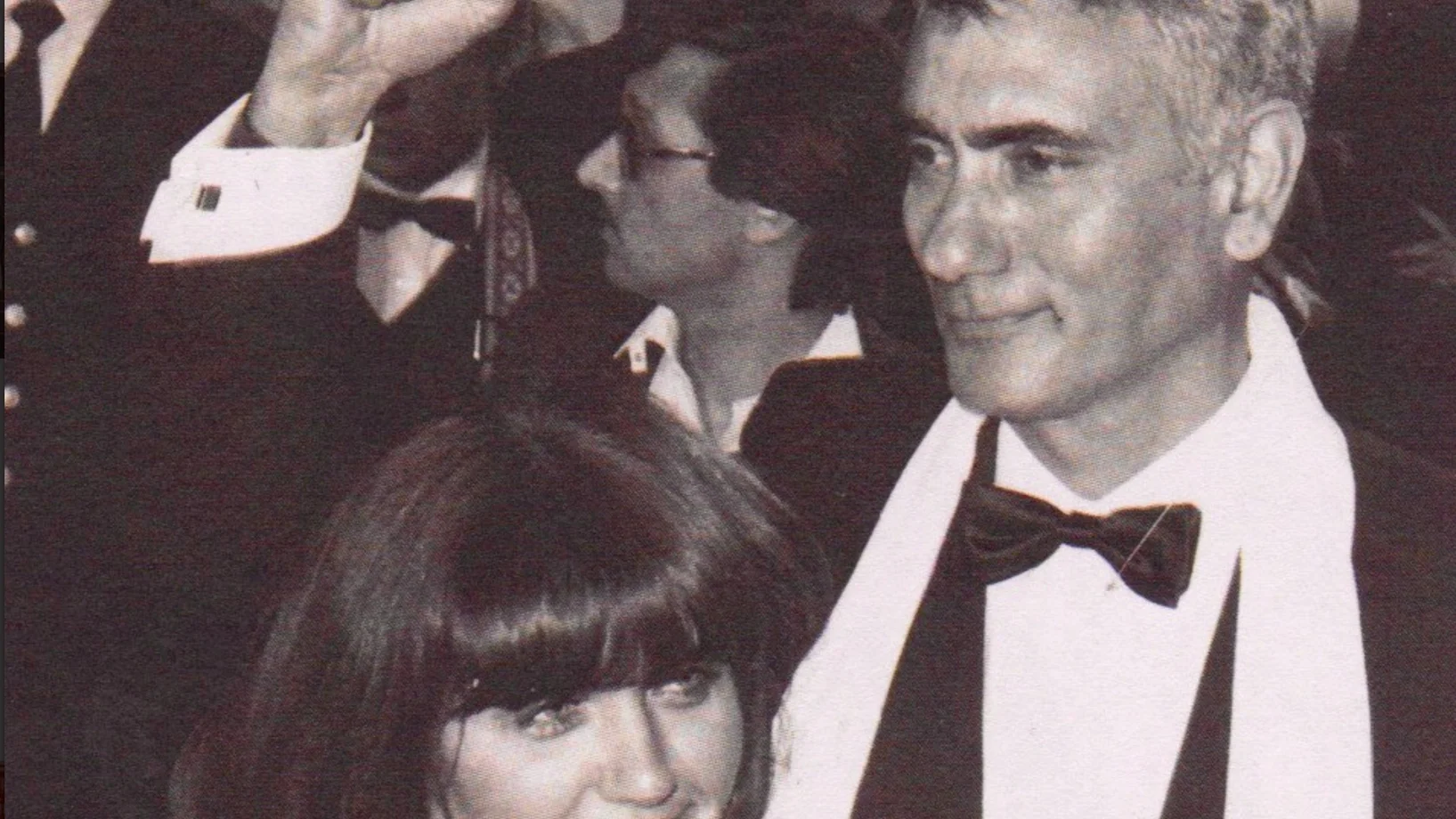 Die Faust zum Sieg. Yilmaz Güney und seine Frau 1982 bei der Verleihung der Goldenen Palme in Cannes.