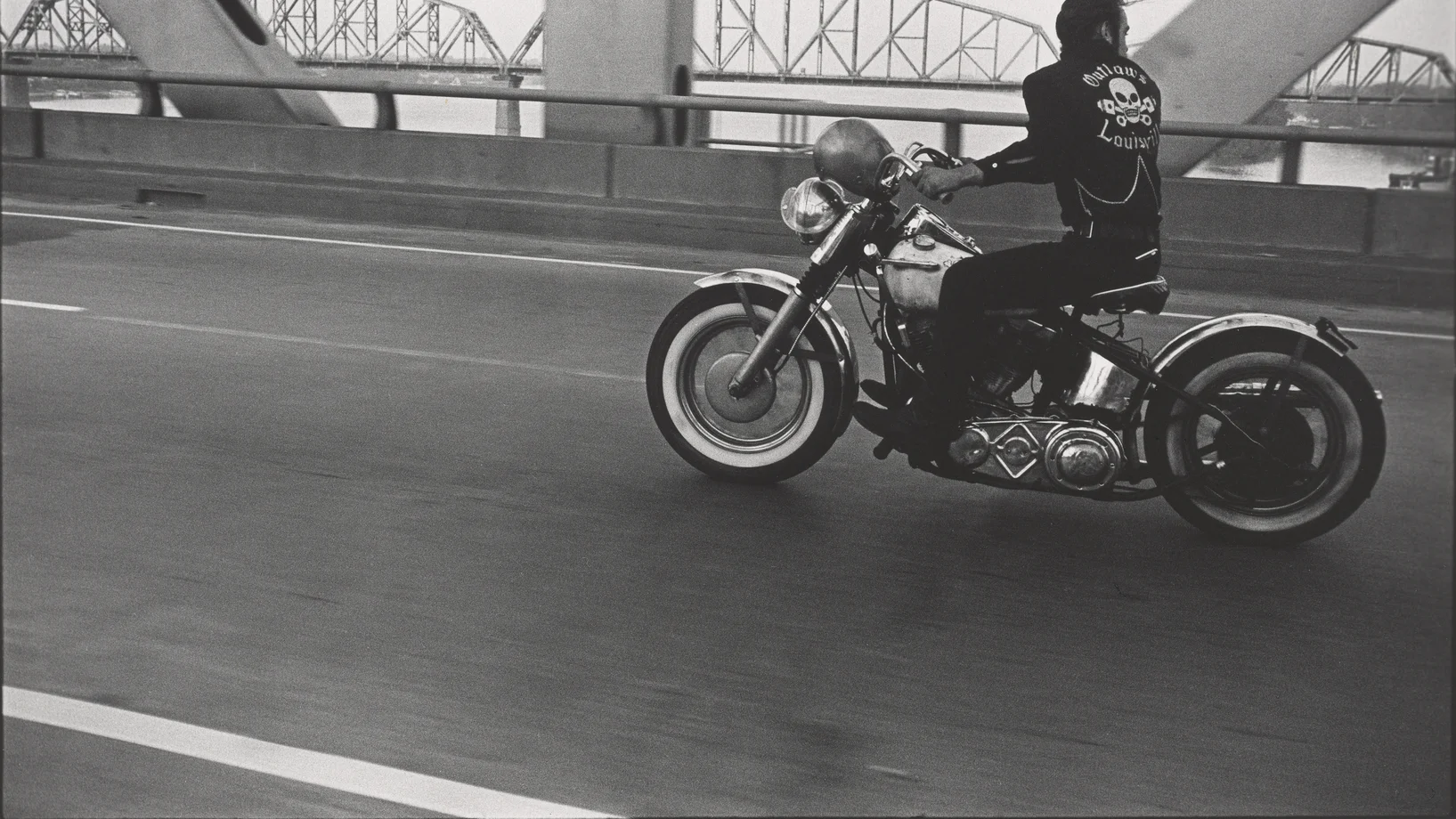 Danny Lyon, Crossing the Ohio River, Louisville, 1966 © Danny Lyon / Magnum
Photos. Courtesy Gavin Brown‘s Enterprise