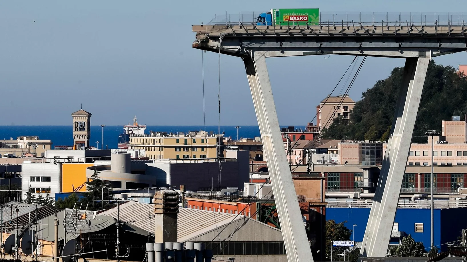Genua, 14. August, Ponte Morandi. Sinnbild eines besorgniserregenden Landes. (Foto: Keystone/AP/Antonio Calanni) 