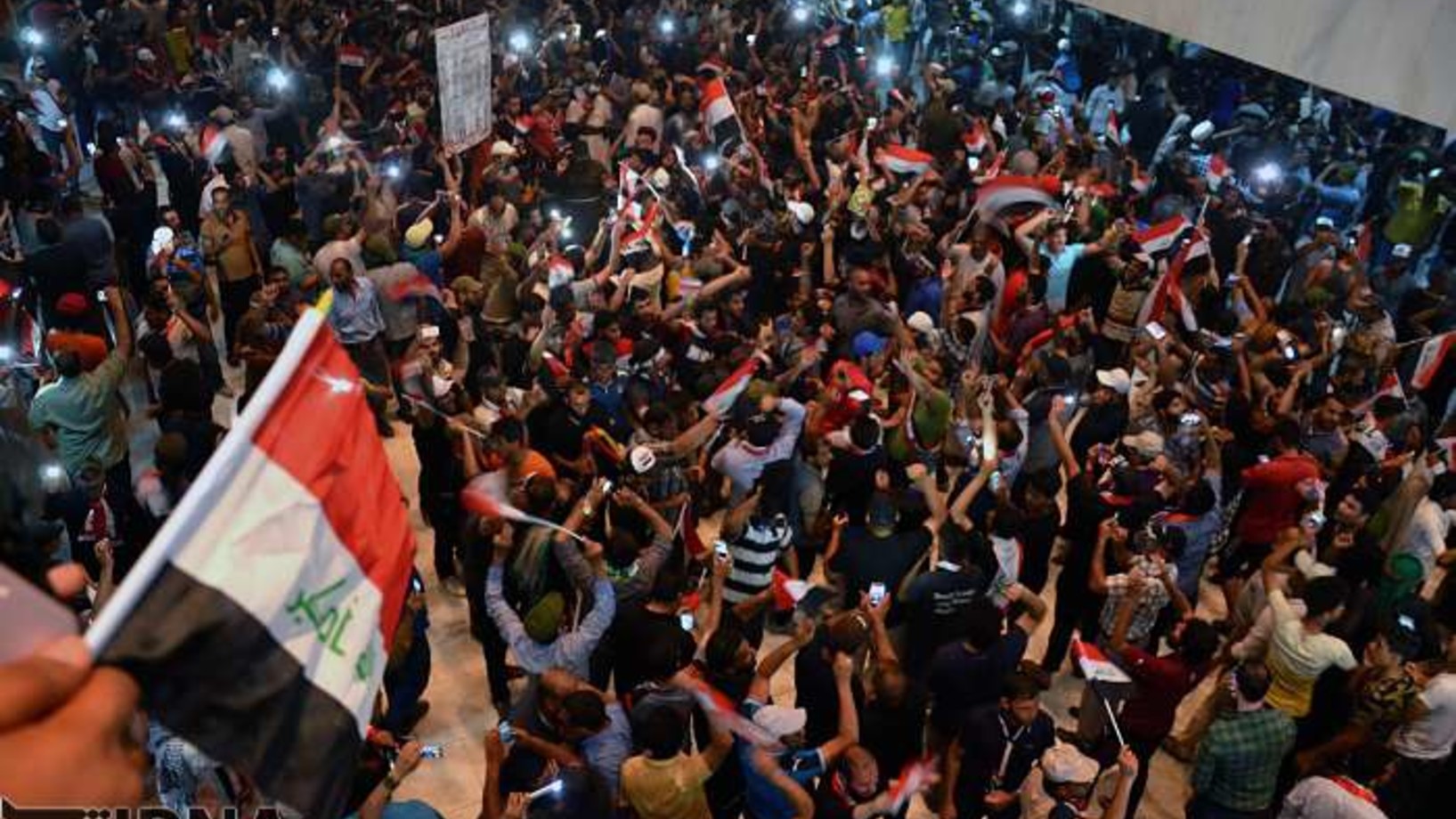 Sadrs Anhänger besetzen das irakische Parlament