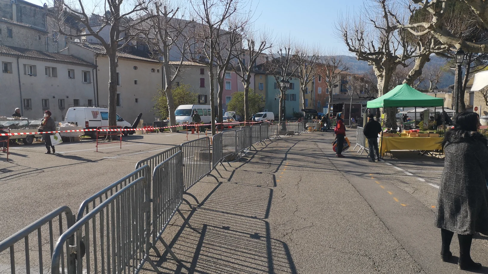 Wo früher Dutzende Stände waren... Der Markt in Dieulefit am Freitagmorgen