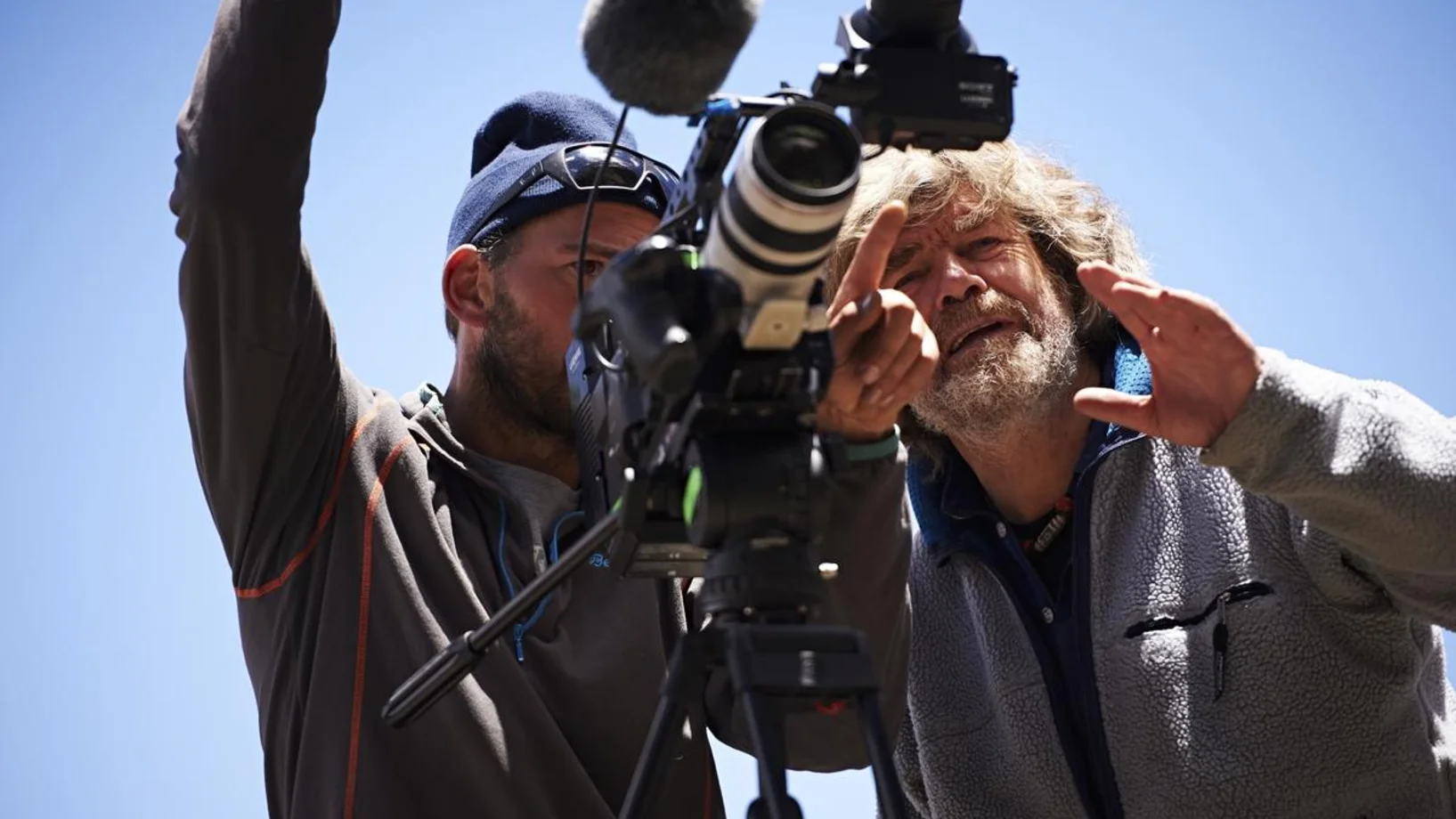 Reinhold Messner mit Kameramann