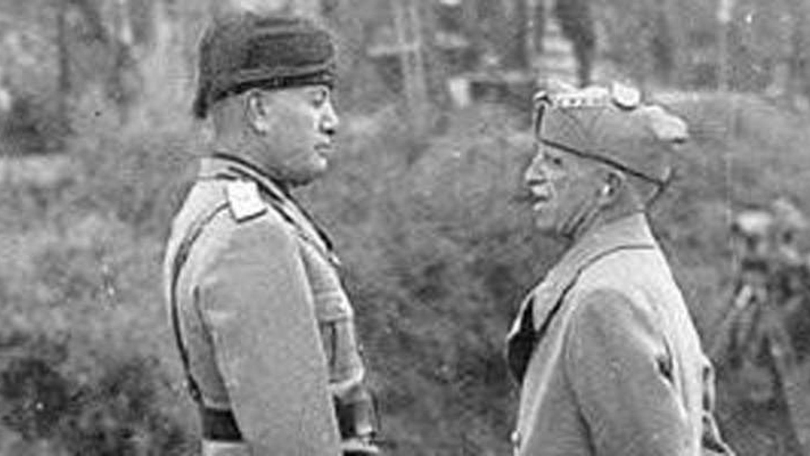 Mussolini (links) mit Vittorio Emanuele III., dem Unterzeichner der Rassengesetze (Foto: PD)