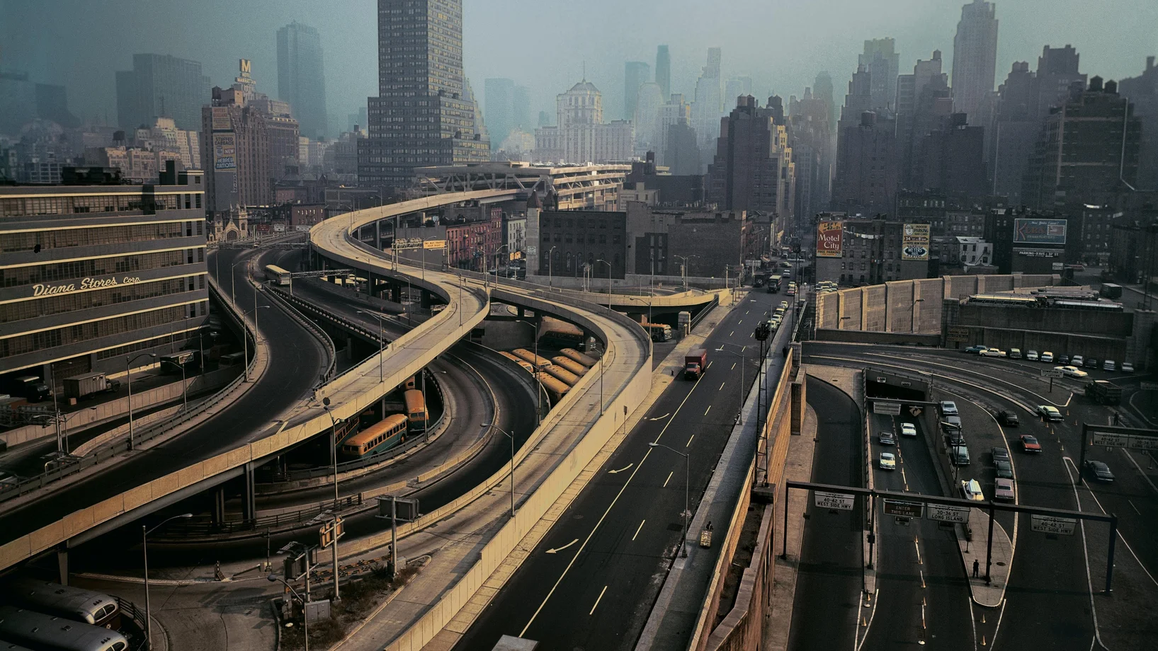 © Estate Evelyn Hofer, Arteries, New York, 1964, courtesy Galerie m Bochum, Germany