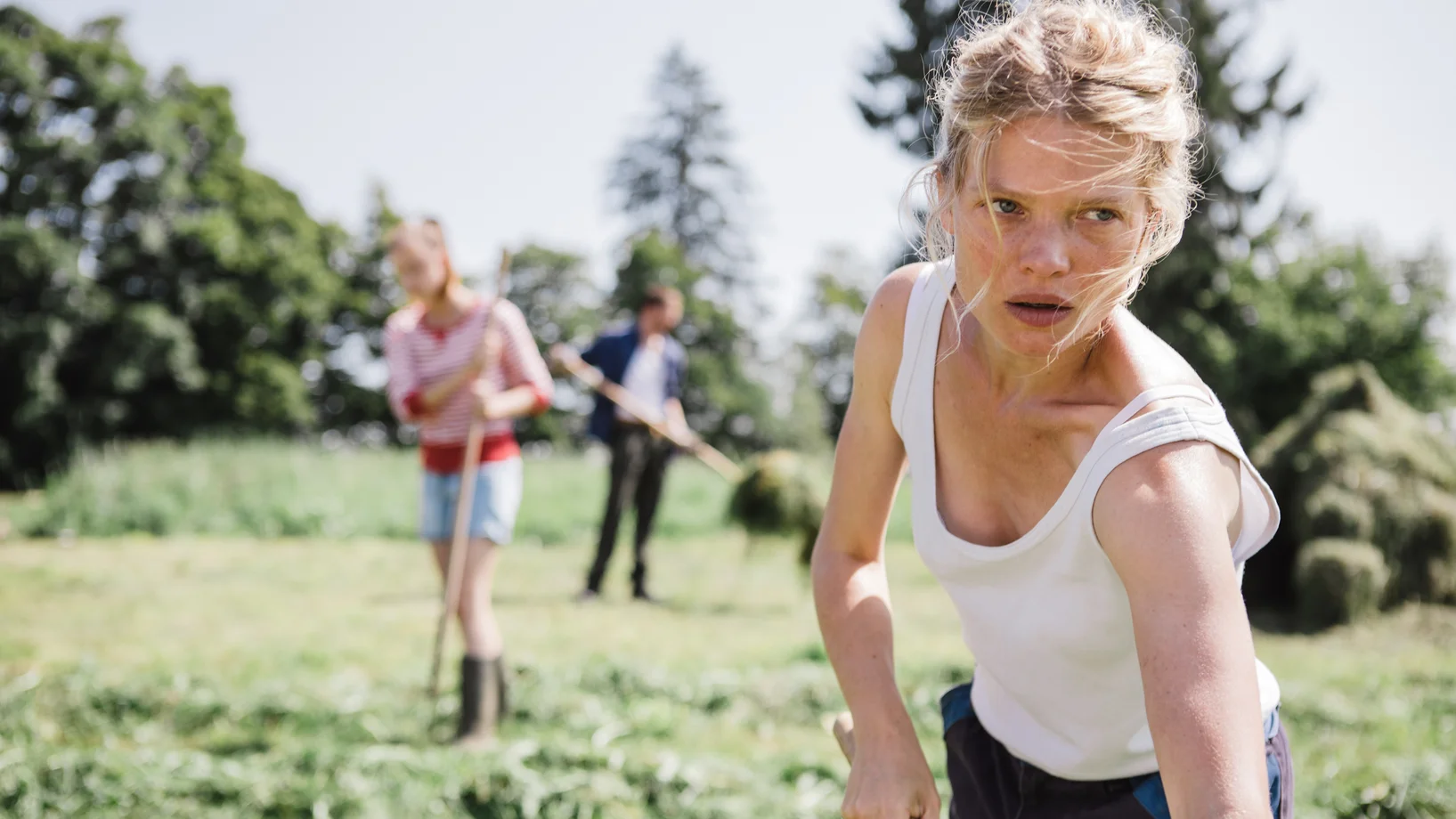 Mélanie Thierry (Pauline) in "Le vent tourne"