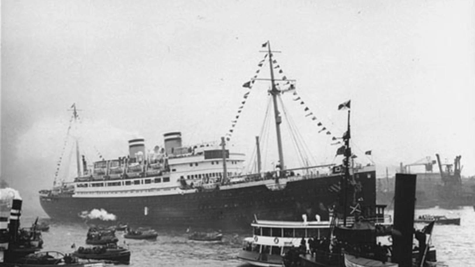 Die "St. Louis" im Hafen von Hamburg (Wikipedia)