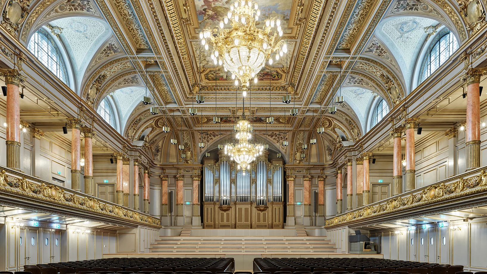 Elegant und vornehm: die neue Orgel im renovierten Saal  © Georg Aerni / Tonhalle Zürich
