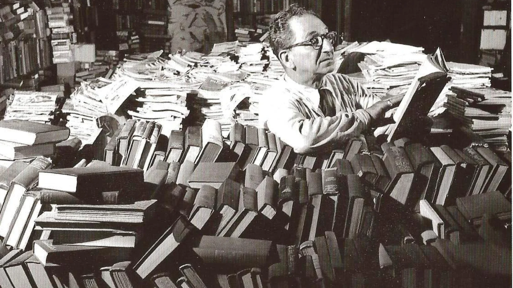 Als es noch keine E-Books gab: Ein Buchhändler in Paris (Foto: edd)